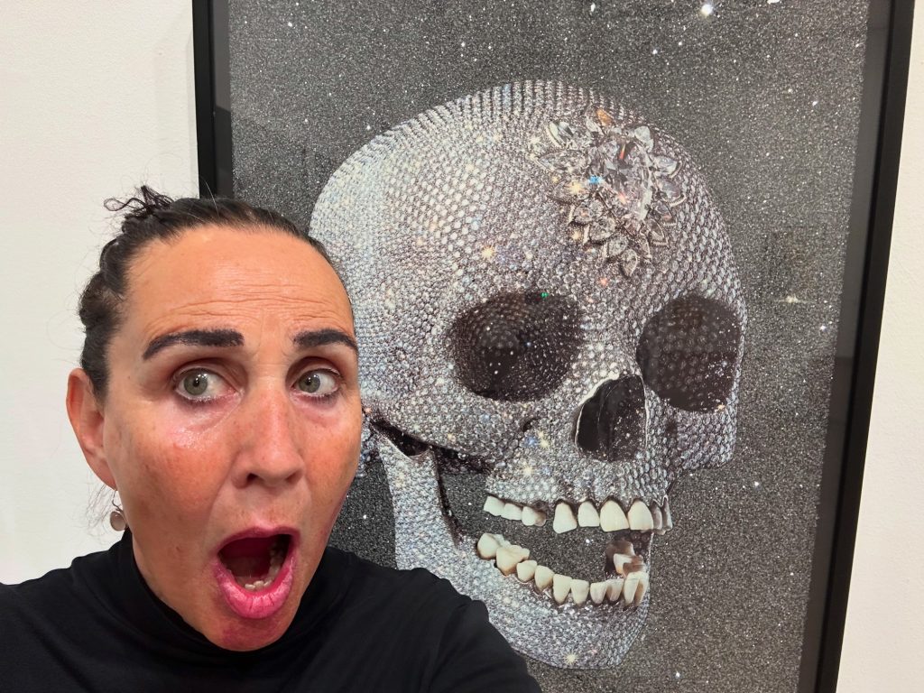 "Eugenik Reloaded." Selfie Copyright laStaempfli vor Siebdruck Damien Hirst im Künstlerhaus für die Nächte der Philosophie.